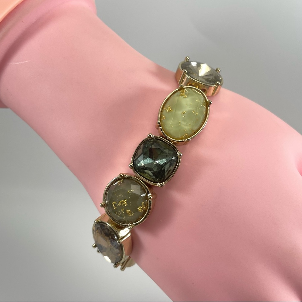 Beautiful Unsigned Gold Tone Multi Color Faceted Stretch Statement Bracelet